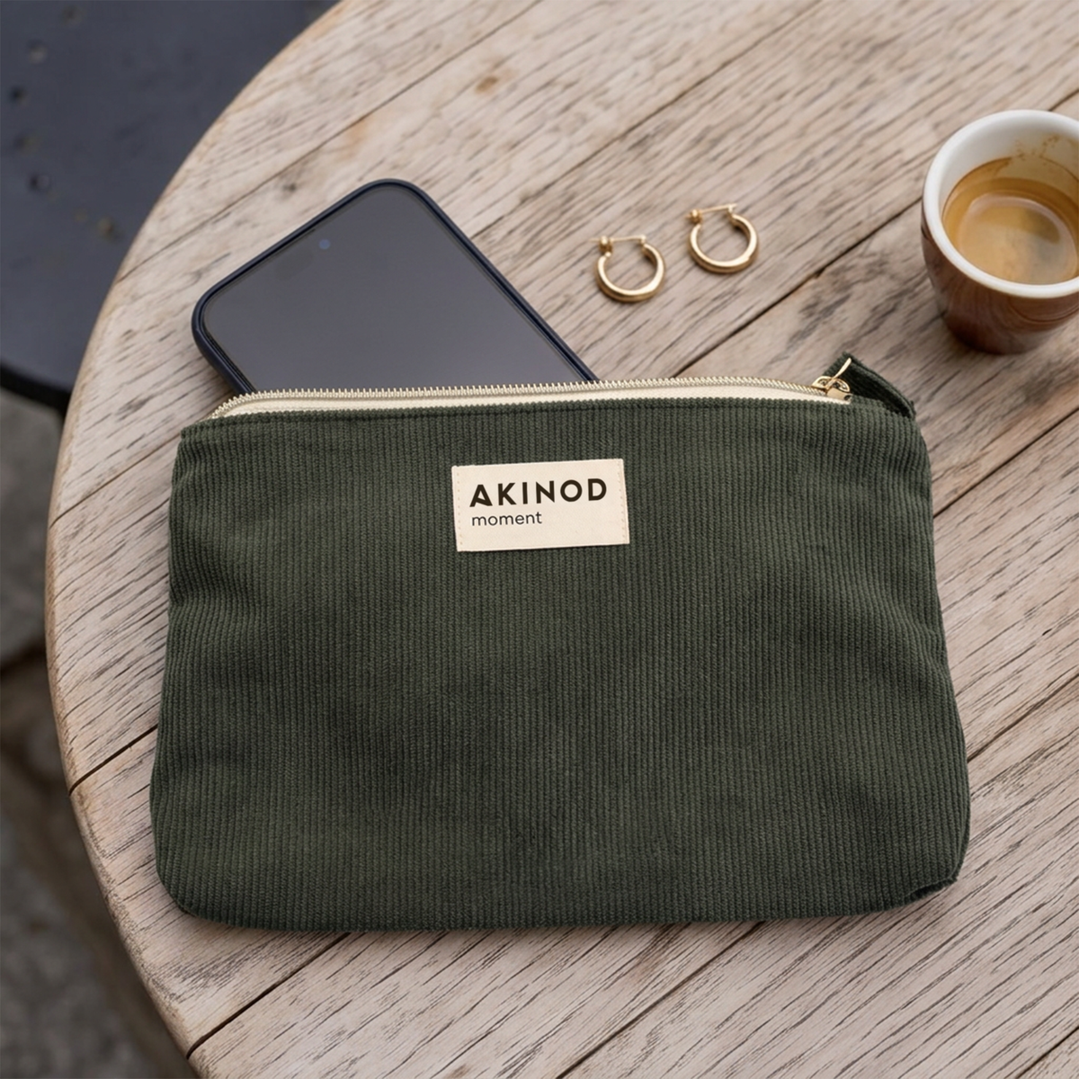Pouch aus grünem Cord
